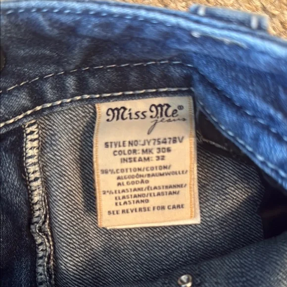 Women's Blue Jeans - Picture 9 of 10